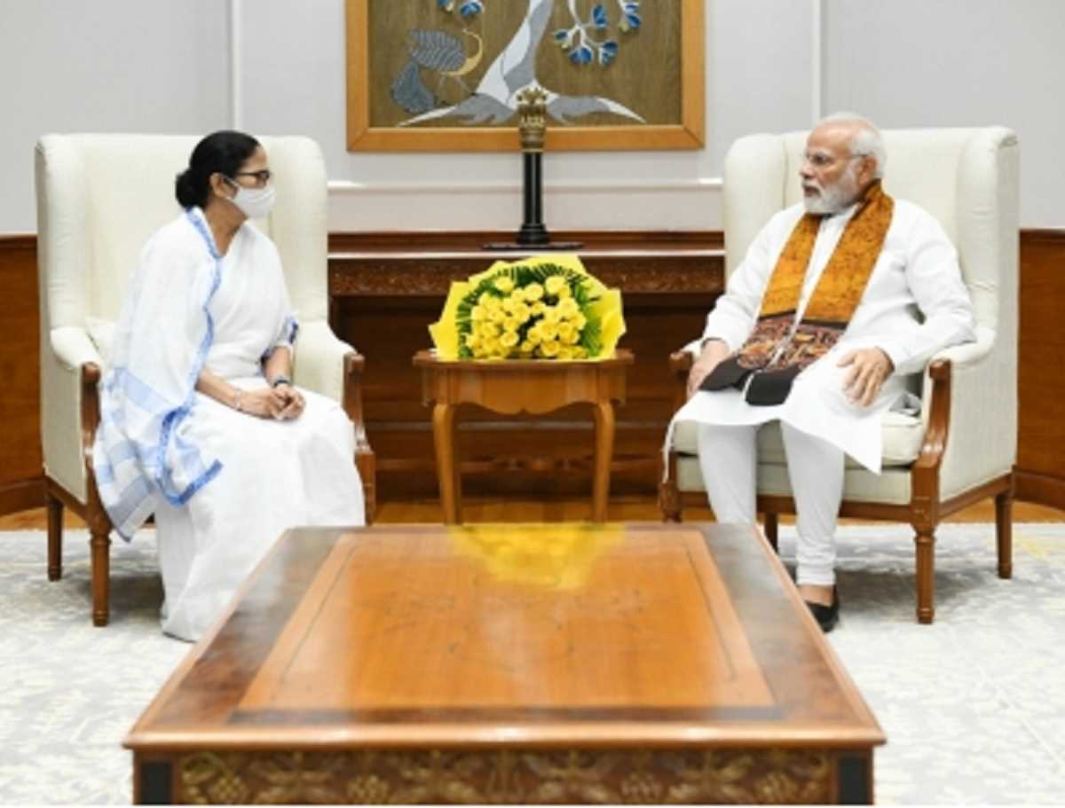 पश्चिम बंगाल की मुख्यमंत्री ममता बनर्जी ने की प्रधानमंत्री से मुलाकात